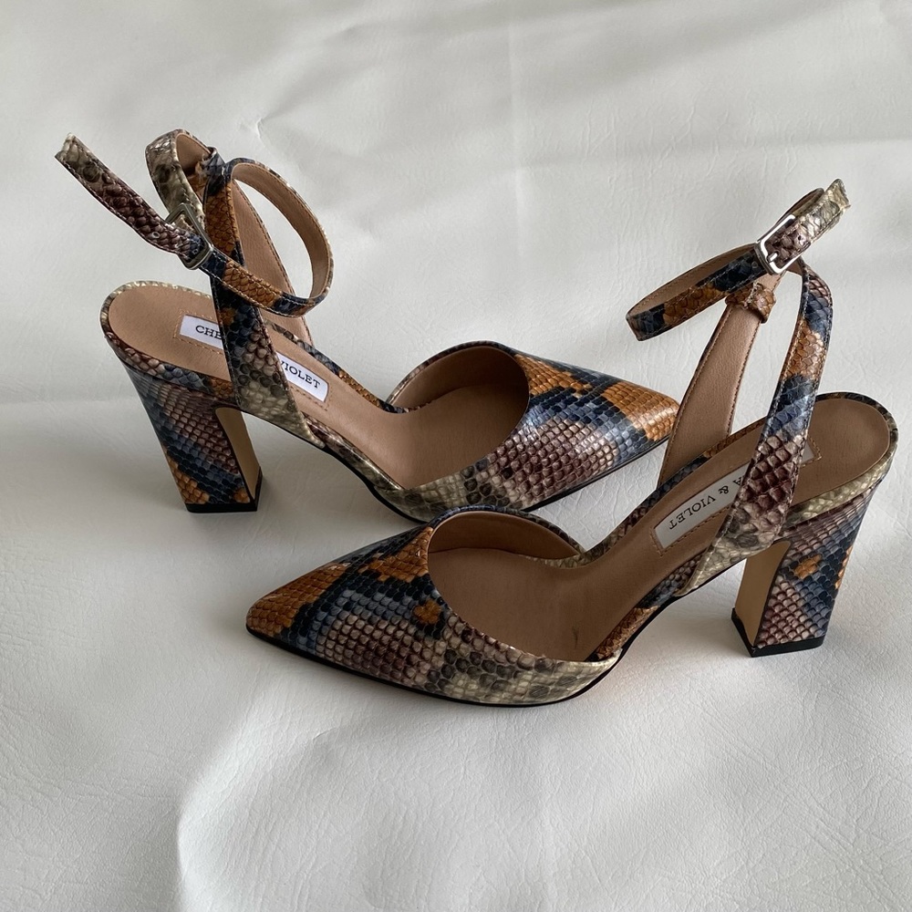Chelsea & Violet faux snake skin heel